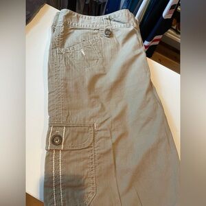 Eddie Bauer women’s Bermuda shorts, size 16